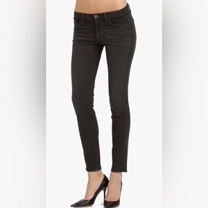 New J Brand Skinny Leg Mid Rise  11”Leg Opening in size 28